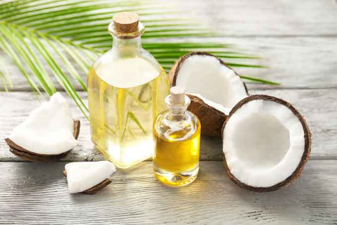 manfaat minyak kelapa untuk rambut