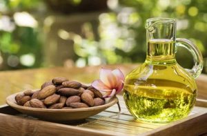manfaat minyak almond untuk wajah