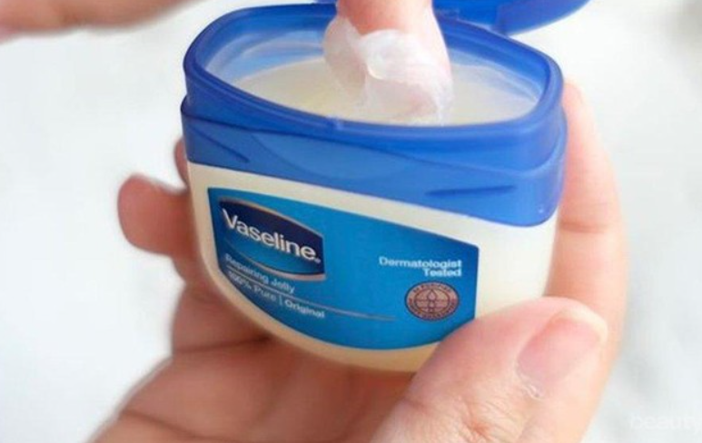 manfaat vaseline repairing jelly untuk wajah