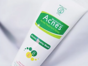 Manfaat Acnes Creamy Wash